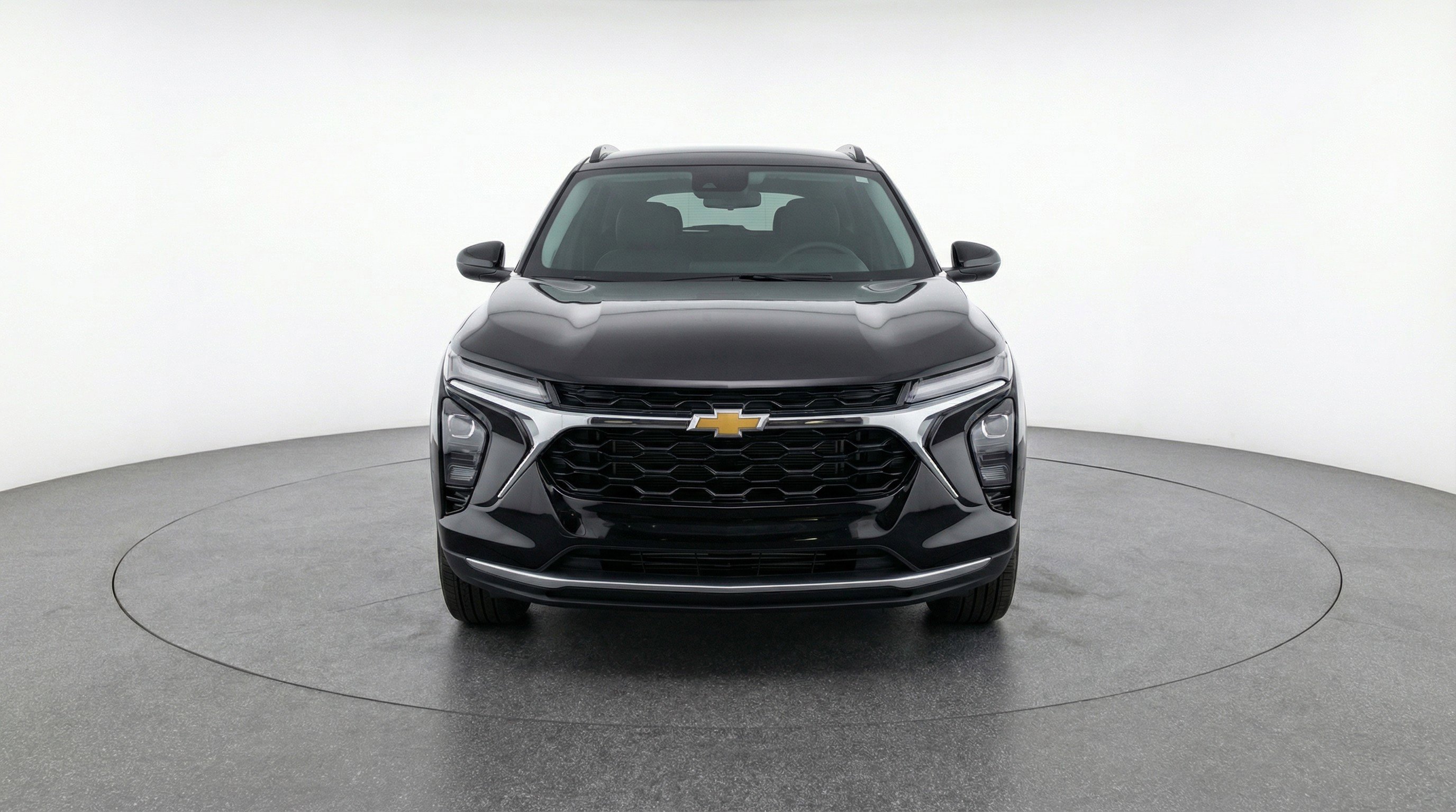 Used 2025 Chevrolet Trax LT w/ LT Convenience Package image 2