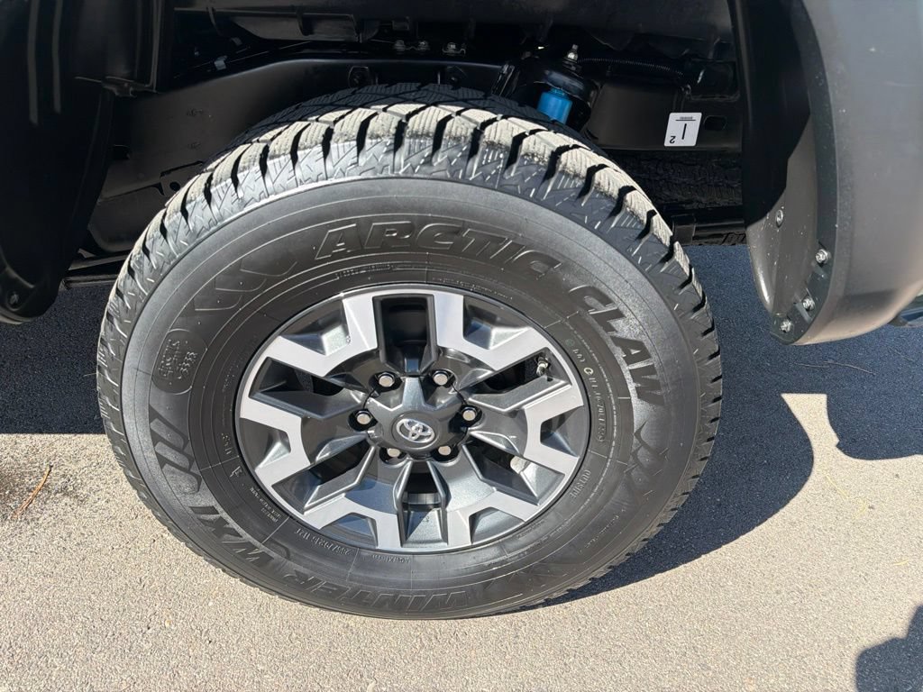 Used 2021 Toyota Tacoma TRD Off-Road w/ TRD Premium Off Road Package AWD/4WD image 33