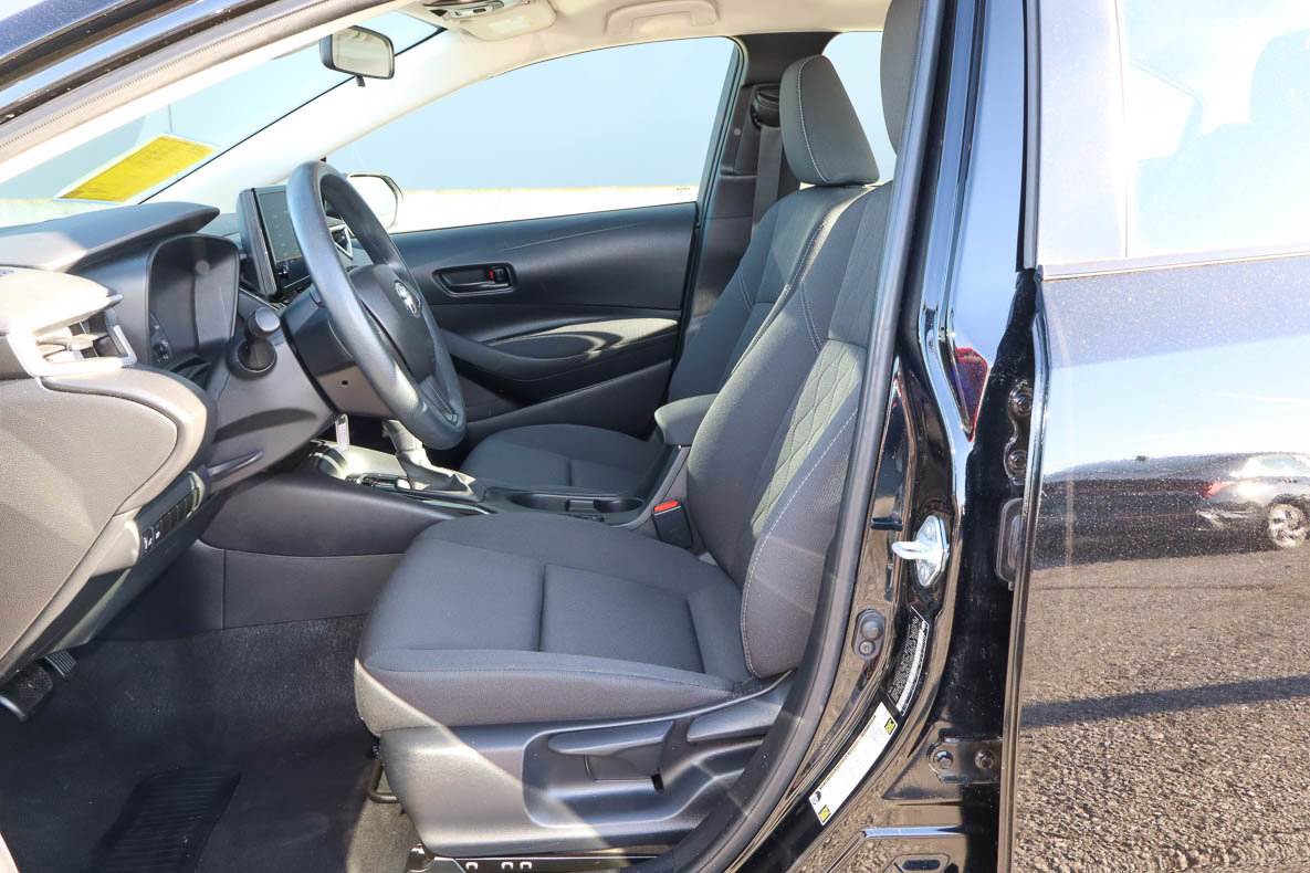 Used 2024 Toyota Corolla LE FWD image 7