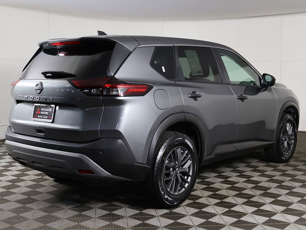 Used 2023 Nissan Rogue S FWD image 7
