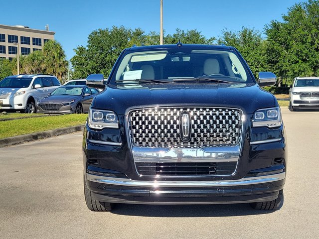 Used 2024 Lincoln Navigator Black Label AWD/4WD image 2