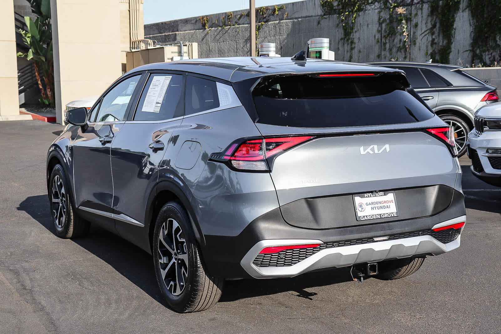 Used 2024 Kia Sportage EX FWD image 7