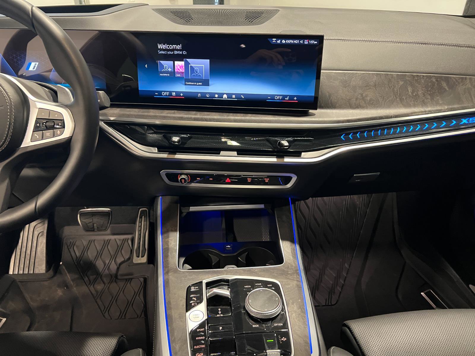 Used 2025 BMW X5 xDrive50e w/ M Sport Package image 16