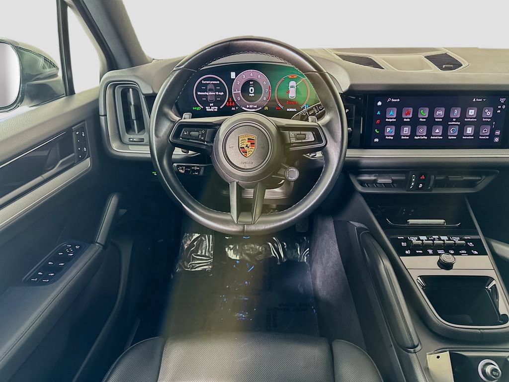 Certified 2024 Porsche Cayenne AWD/4WD image 25