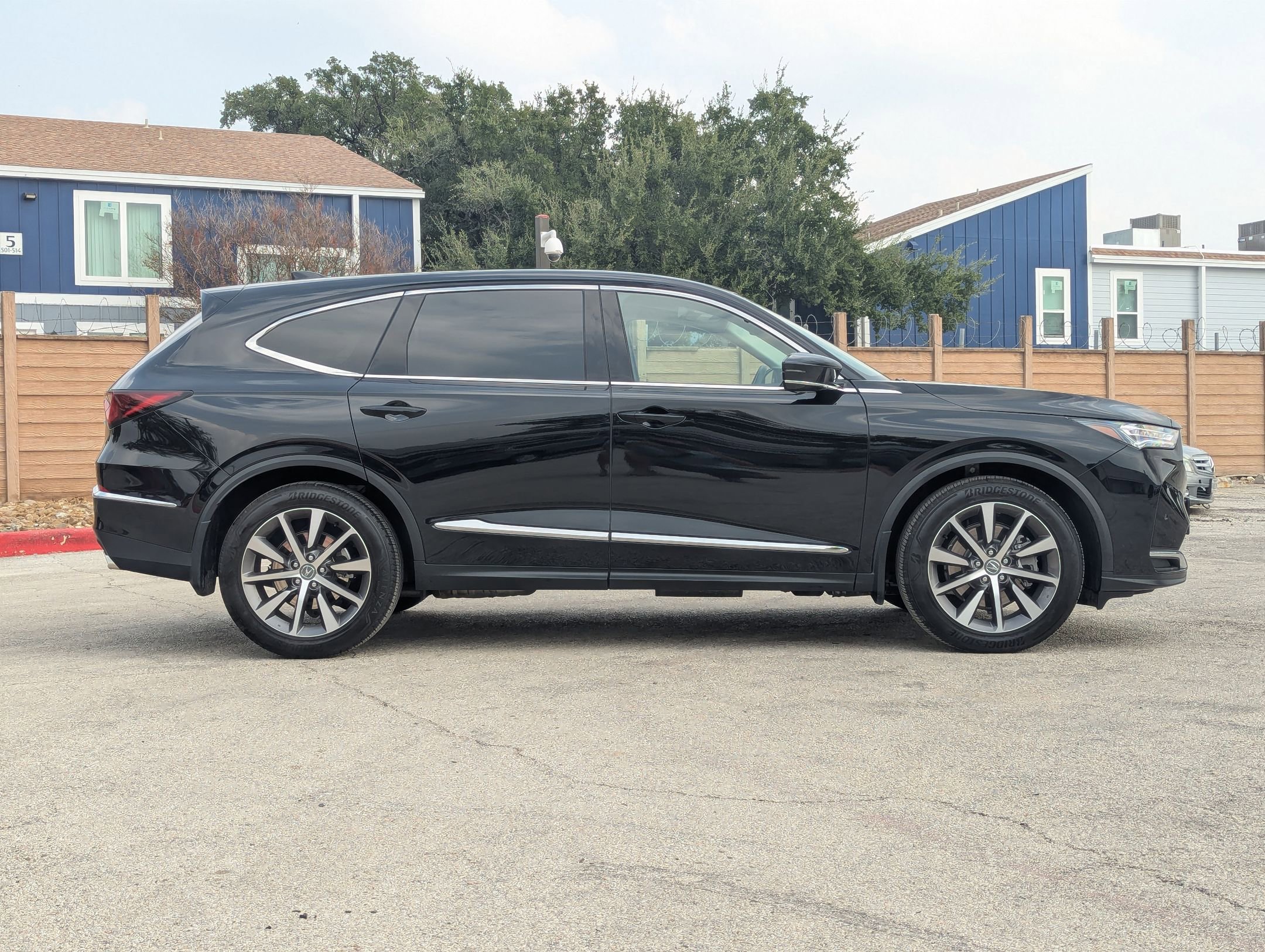 Certified 2025 Acura MDX SH-AWD w/ Technology Package image 3