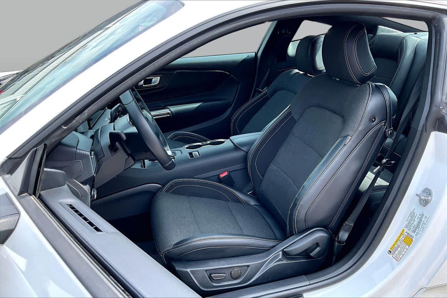 Used 2025 Ford Mustang Coupe RWD image 8