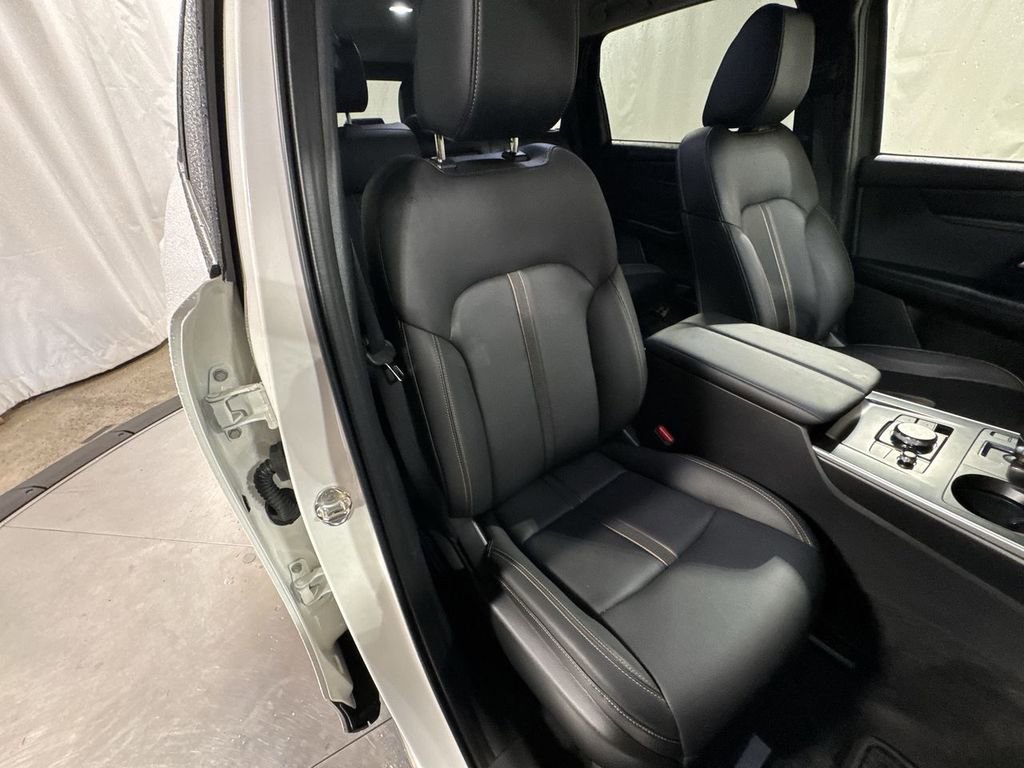 Used 2025 MAZDA CX-90 3.3 Turbo w/ Select Package image 32