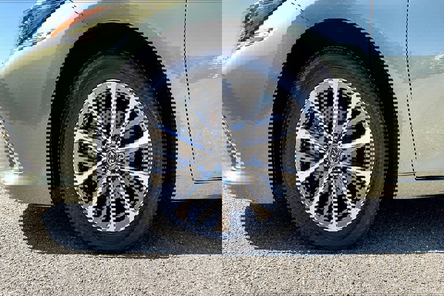 Used 2023 Lexus ES 350 w/ Accessory Package (Z2) image 8