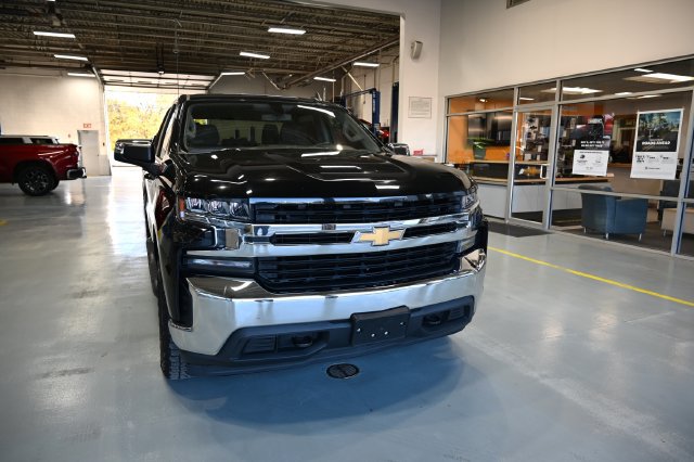 Used 2019 Chevrolet Silverado 1500 LT w/ All-Star Edition AWD/4WD image 3