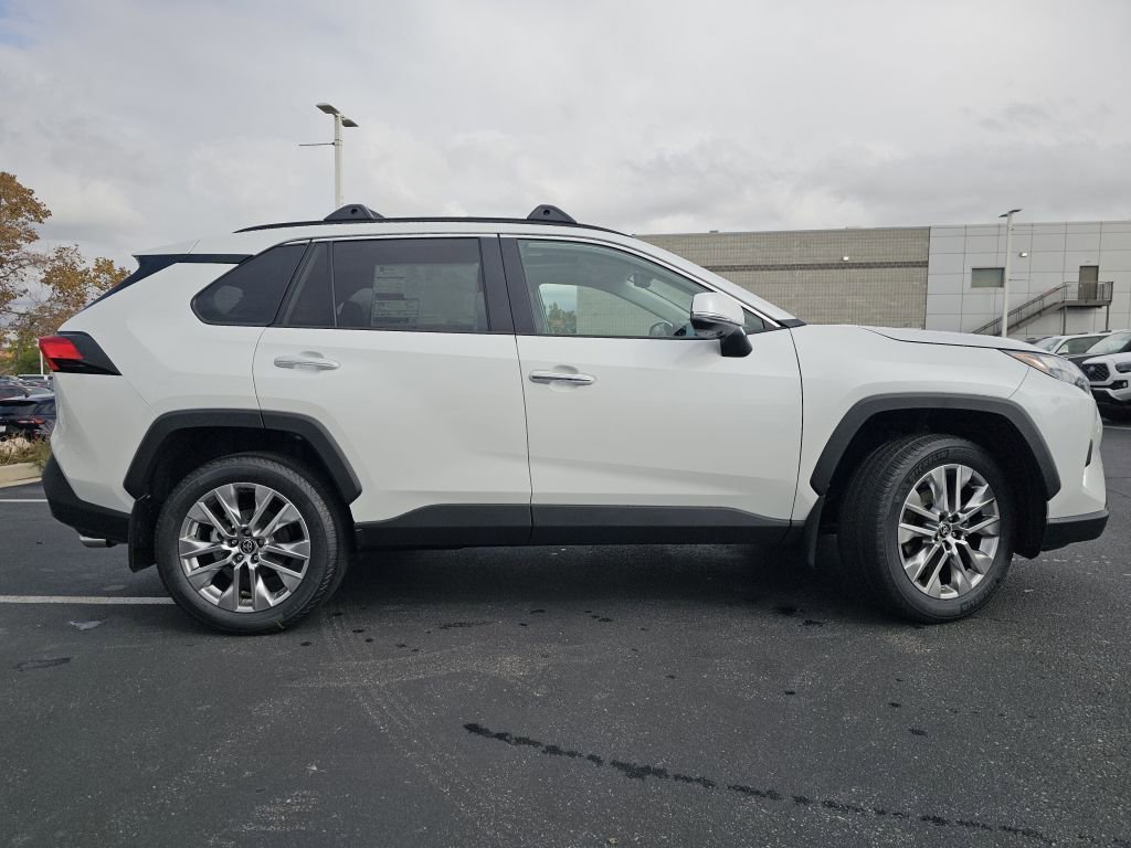 Used 2025 Toyota RAV4 Limited w/ Advanced Technology Package image 27