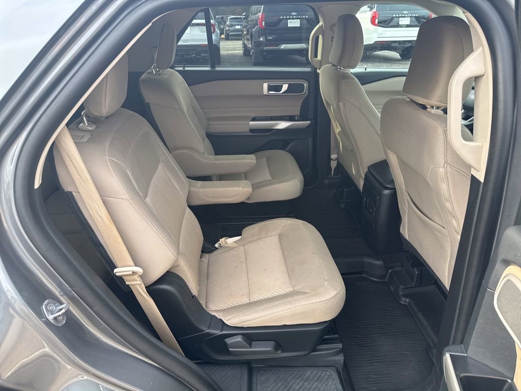 Used 2023 Ford Explorer XLT image 10