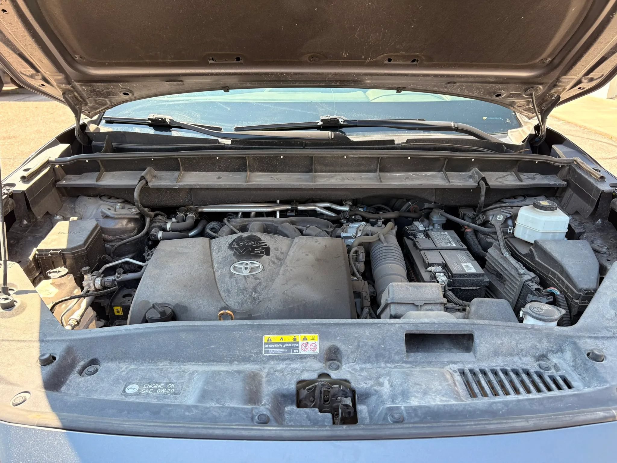Used 2022 Toyota Highlander LE AWD/4WD image 31