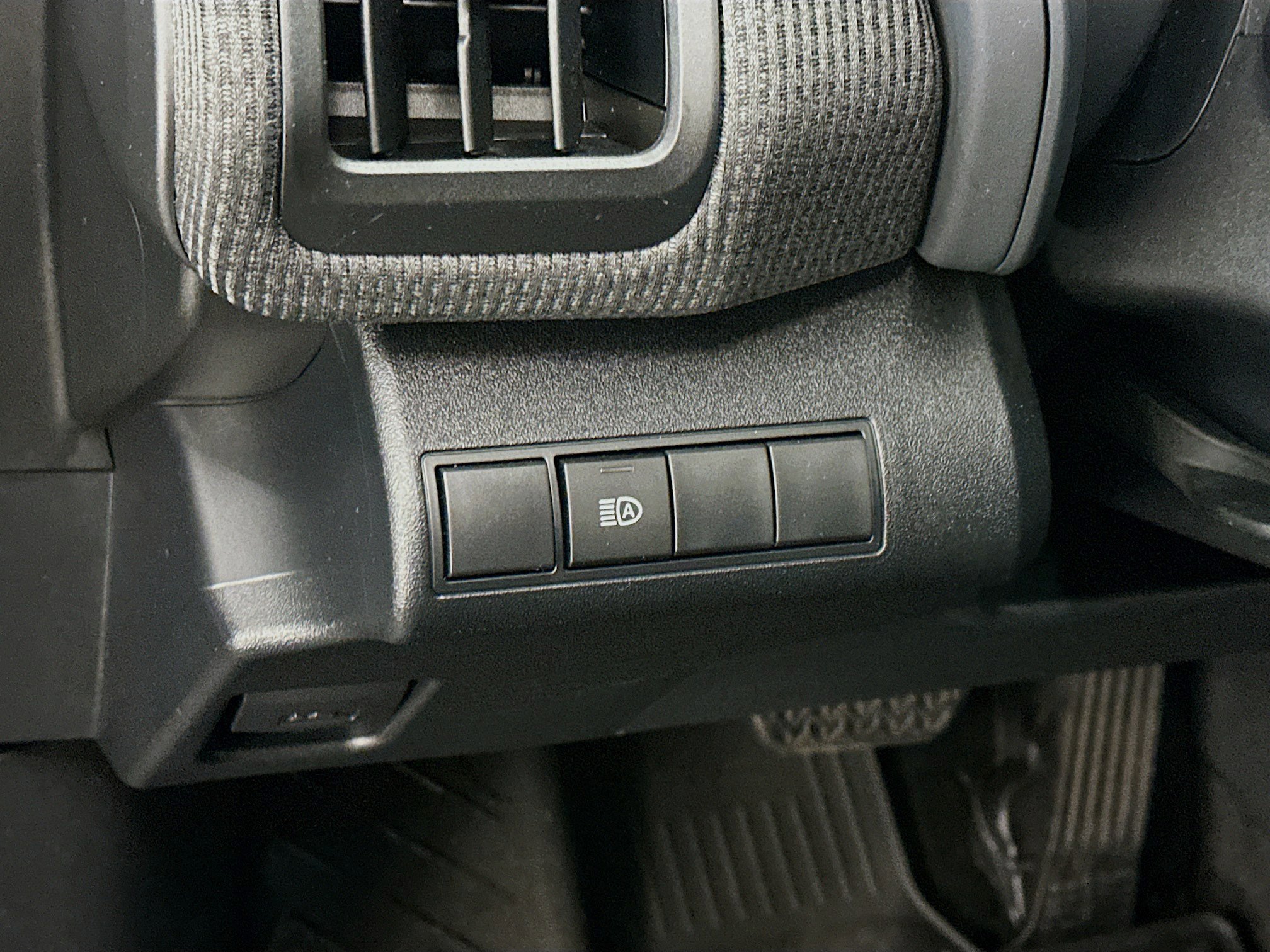 Used 2025 Subaru Solterra AWD/4WD image 17