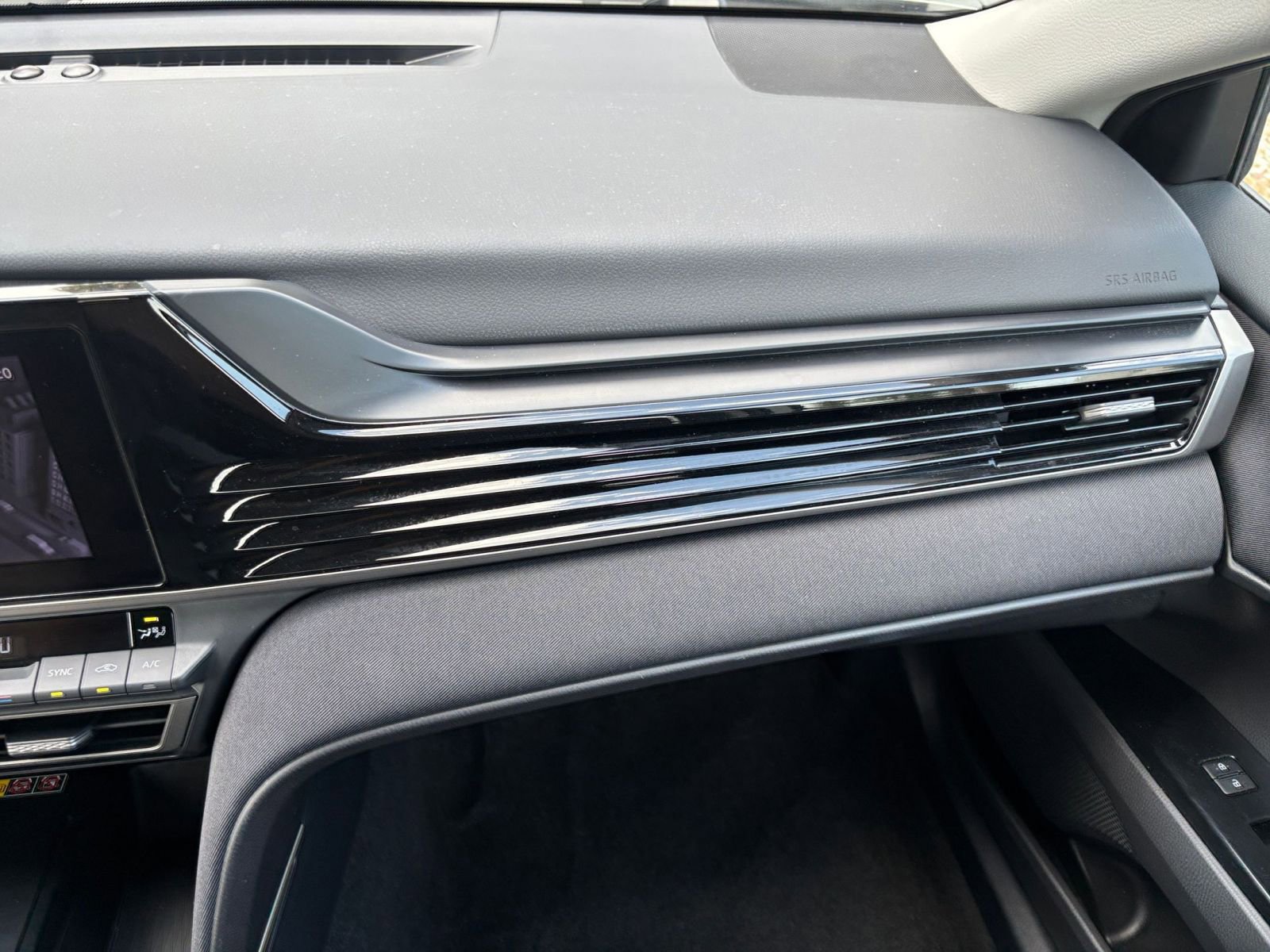Used 2025 Toyota Camry LE FWD image 36