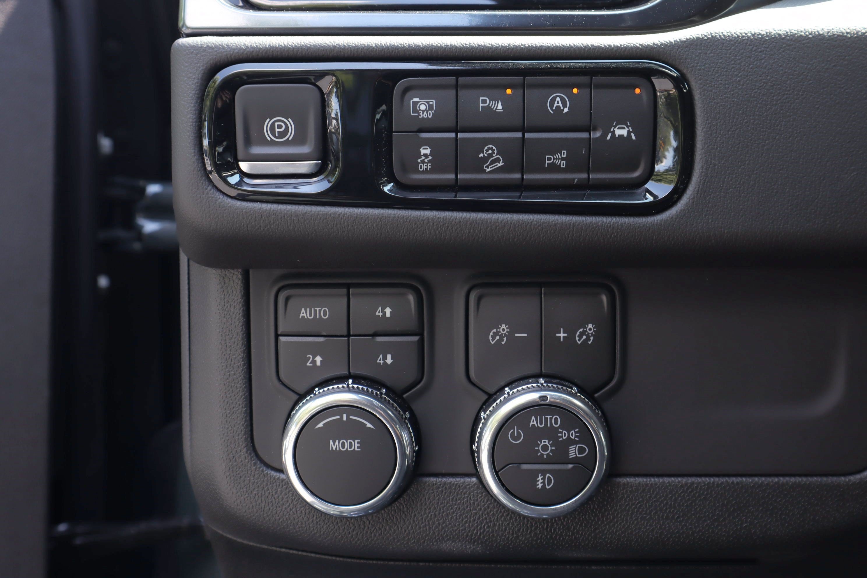 Used 2026 GMC Yukon AT4 AWD/4WD image 25