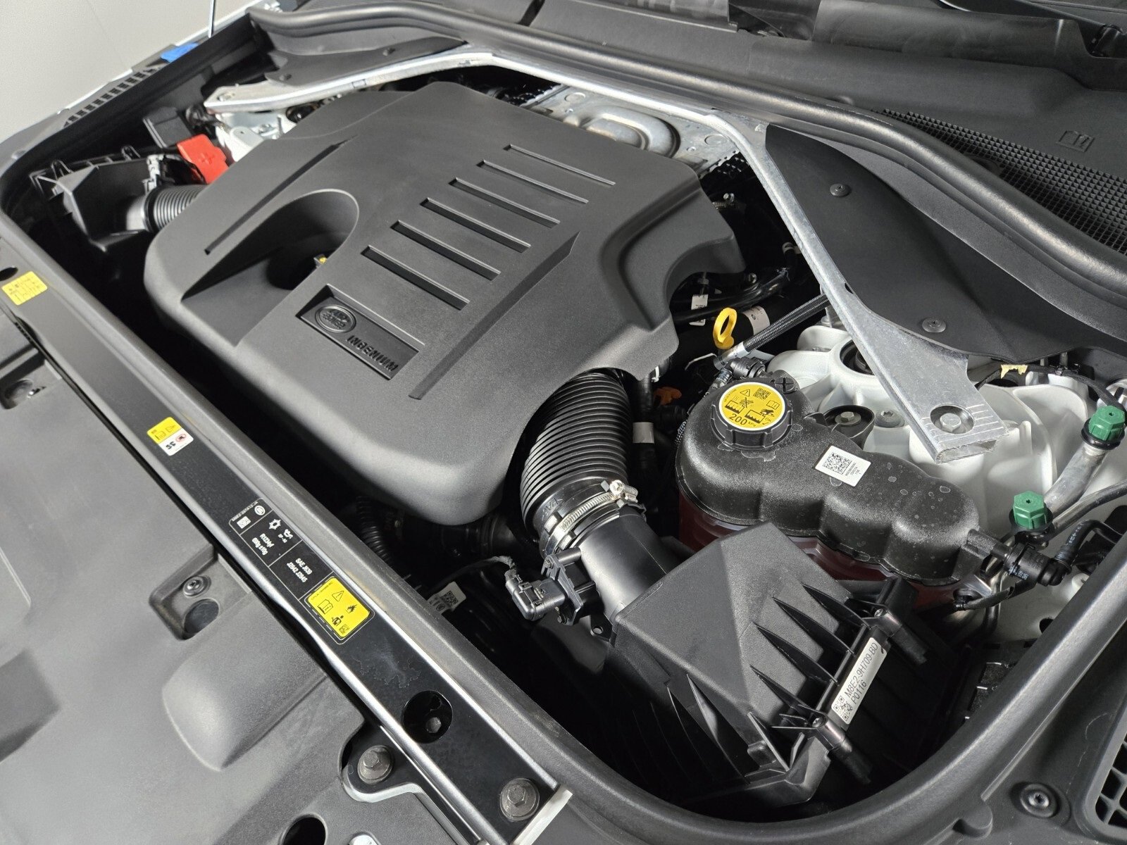 Used 2024 Land Rover Range Rover Sport SE image 20