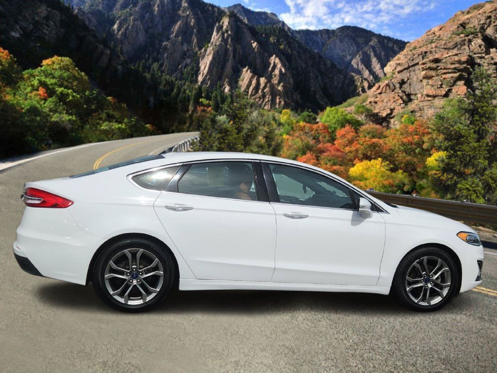 Used 2020 Ford Fusion Titanium FWD image 2
