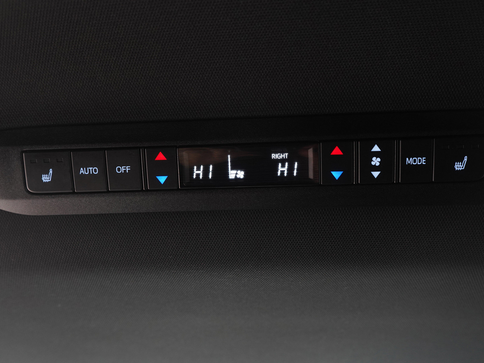 Used 2025 Toyota Sienna Platinum image 25