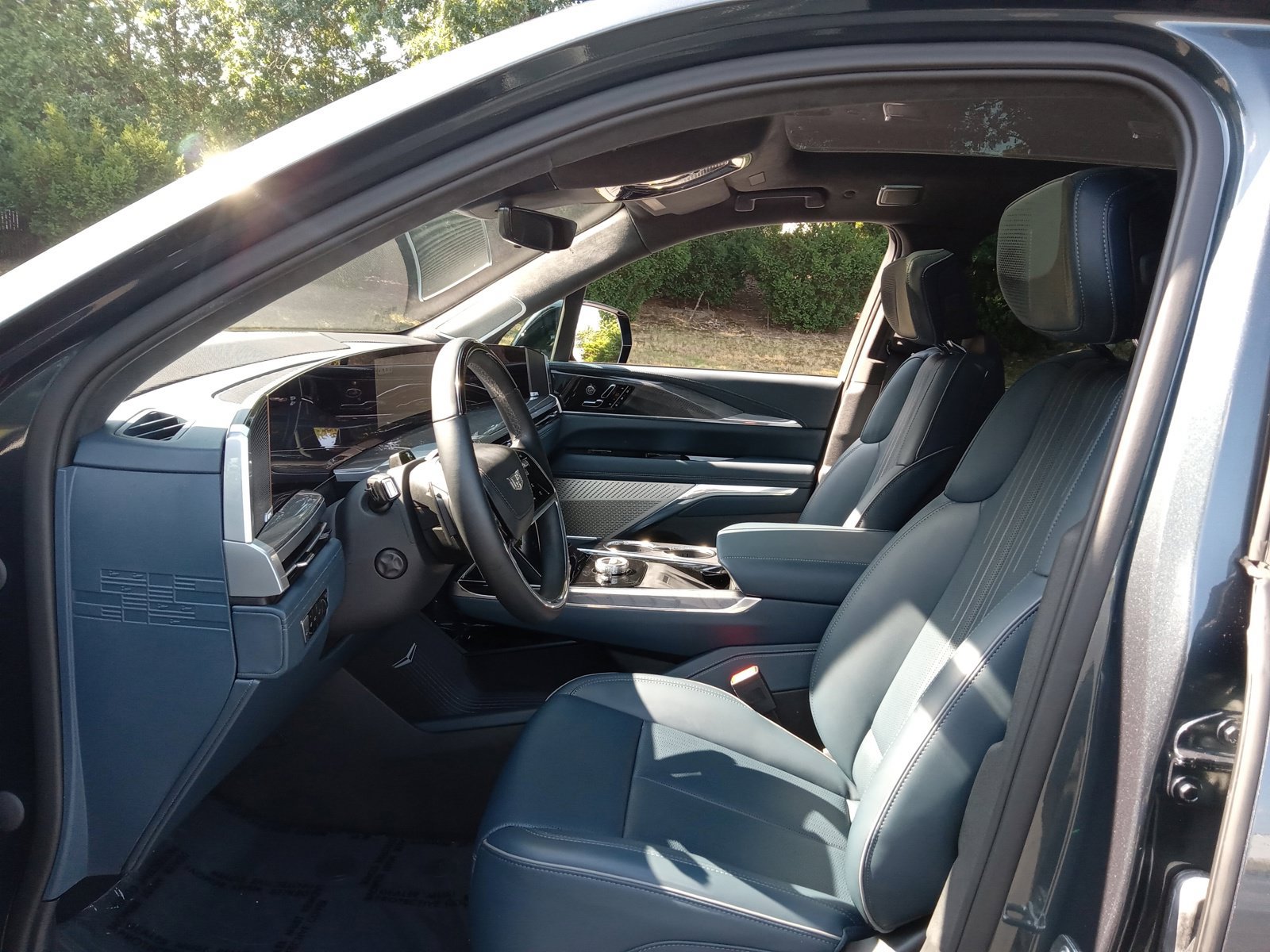 Used 2026 Cadillac Escalade IQ Sport 2 AWD/4WD image 11