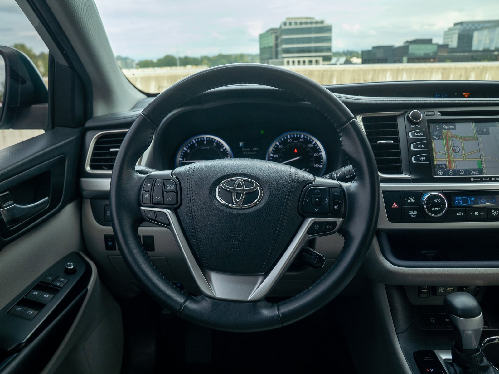 Used 2019 Toyota Highlander XLE FWD image 23