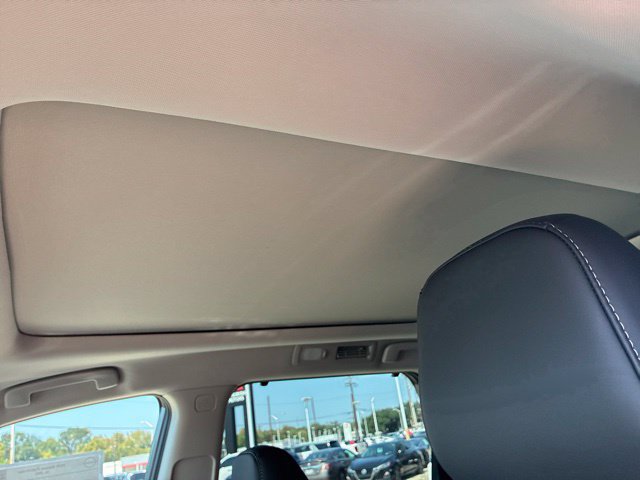 New 2026 Nissan Pathfinder SL w/ SL Premium Package FWD image 12