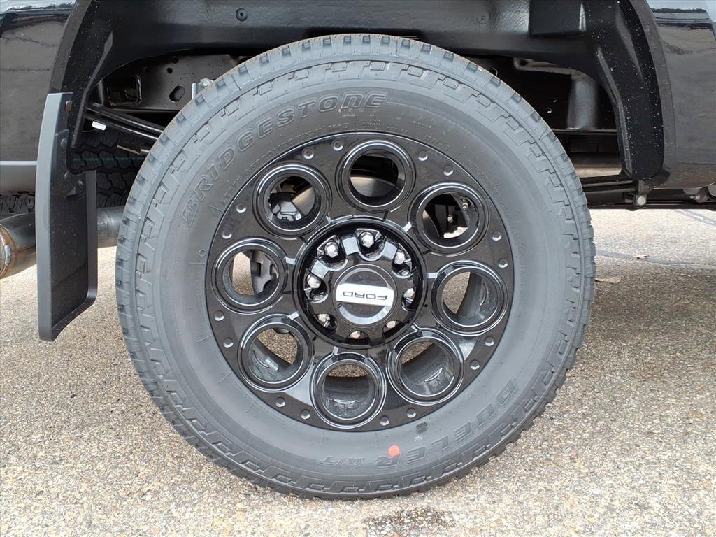 New 2026 Ford F250 4x4 Crew Cab Super Duty image 11