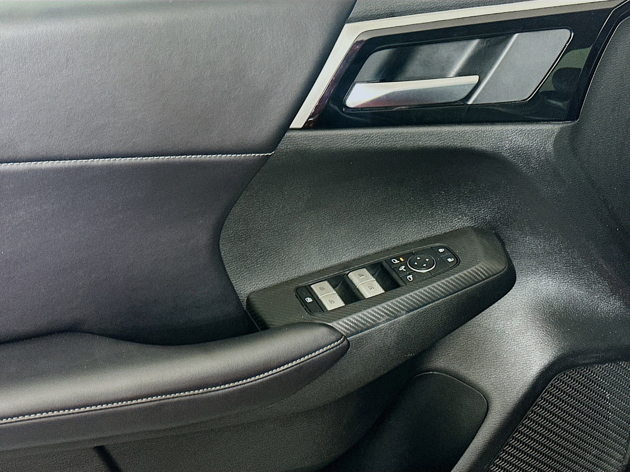 Used 2024 Mitsubishi Outlander SE image 15