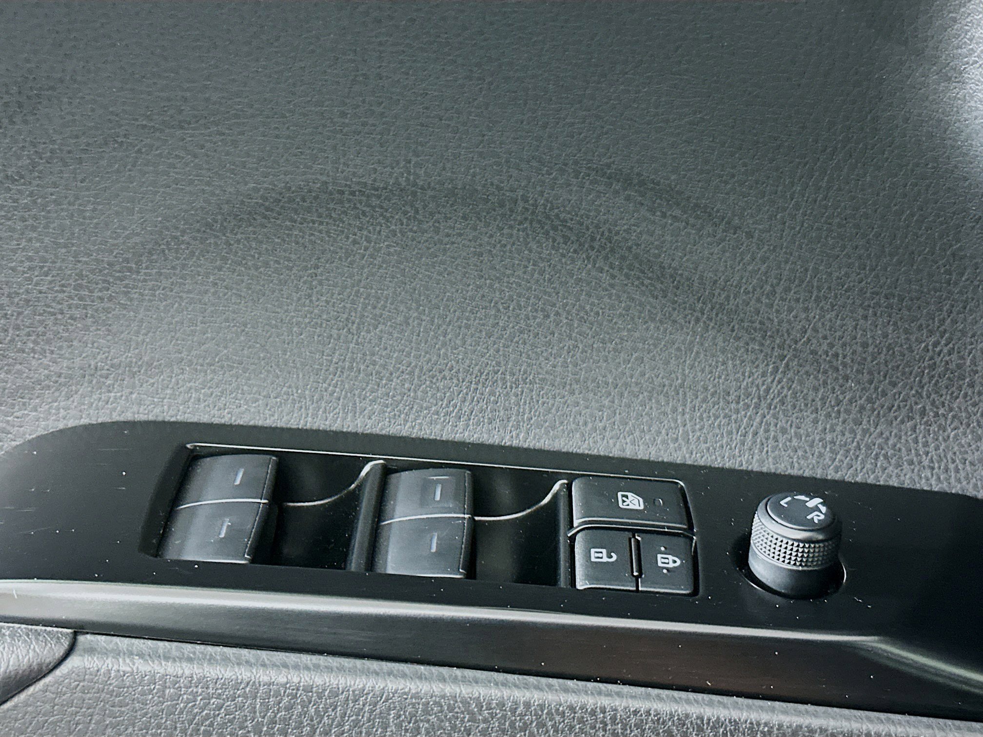 Used 2025 Toyota Camry LE image 15