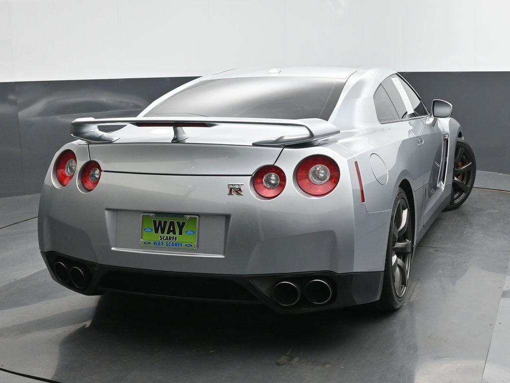 Used 2011 Nissan GT-R Premium AWD/4WD image 32