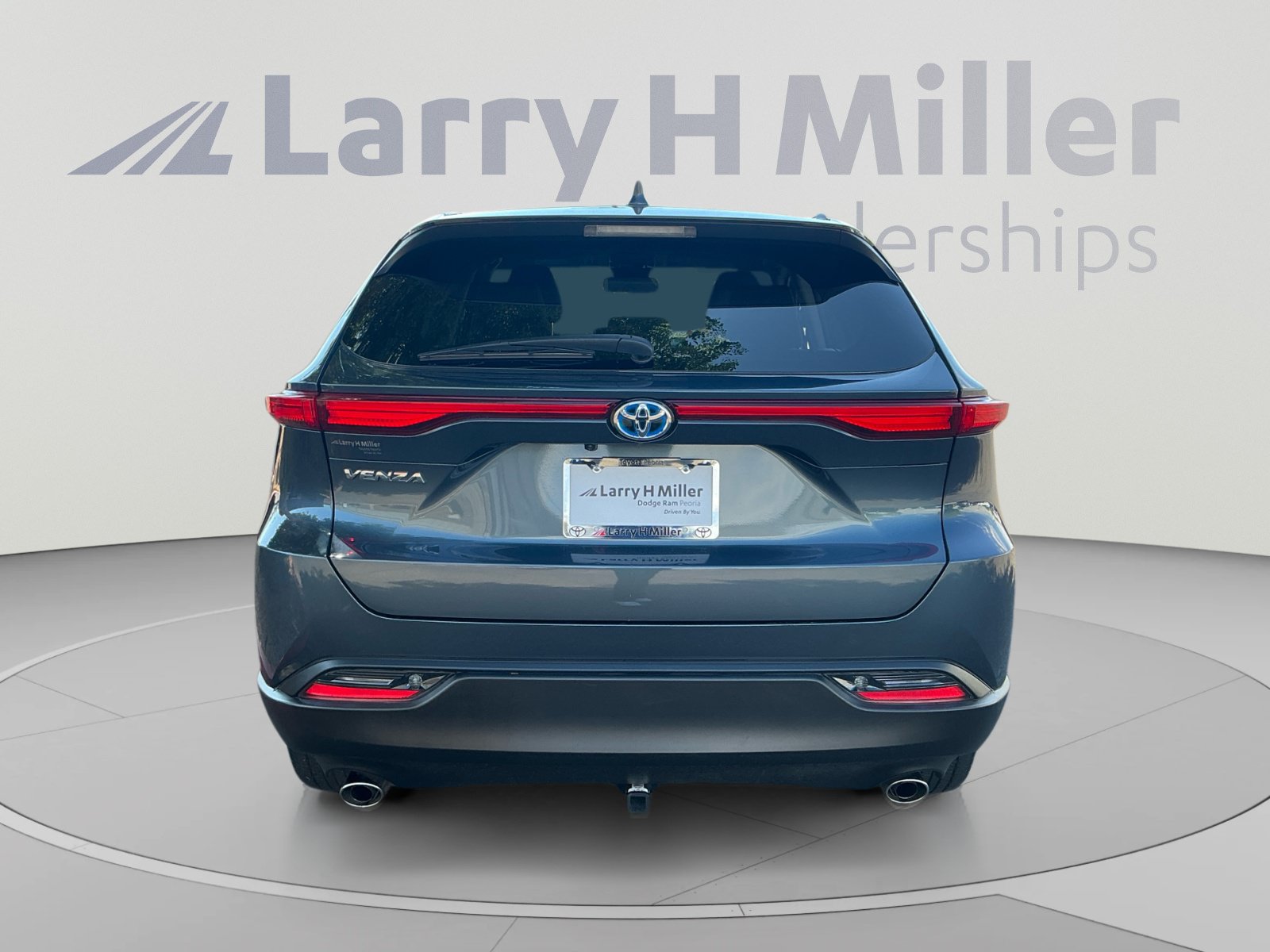 Certified 2024 Toyota Venza LE AWD/4WD image 3