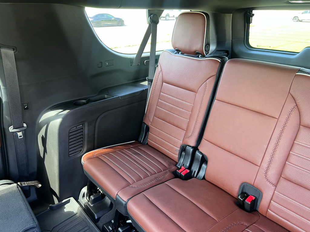 Used 2023 GMC Yukon XL Denali Ultimate AWD/4WD image 19