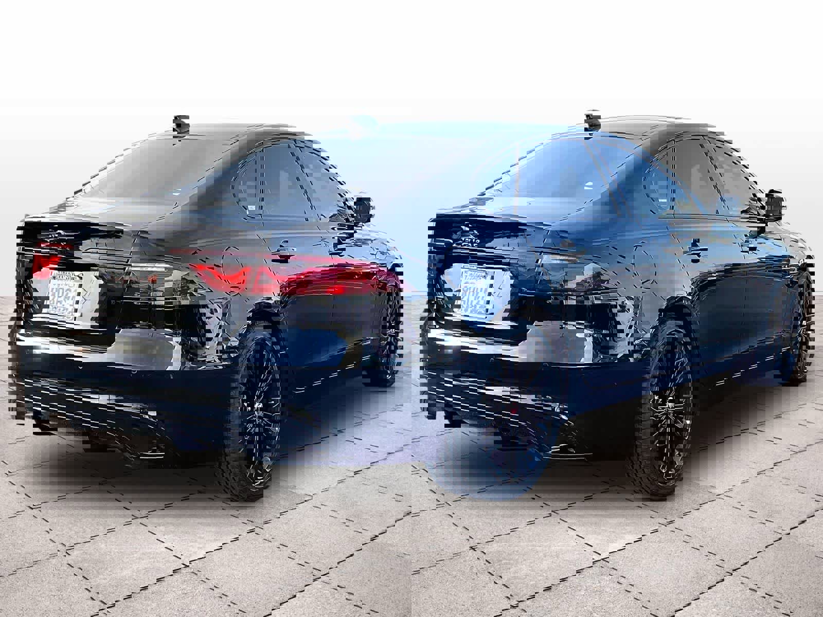 Used 2022 Jaguar XF SE image 13