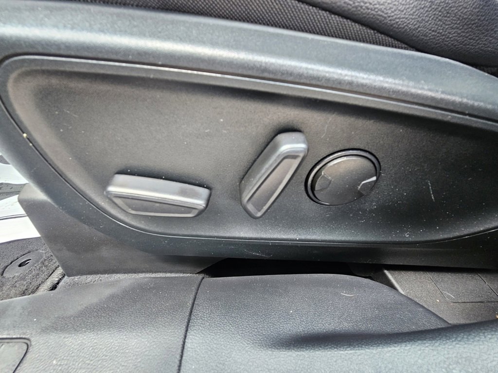 Used 2022 Ford Escape SEL w/ Technology Package image 19