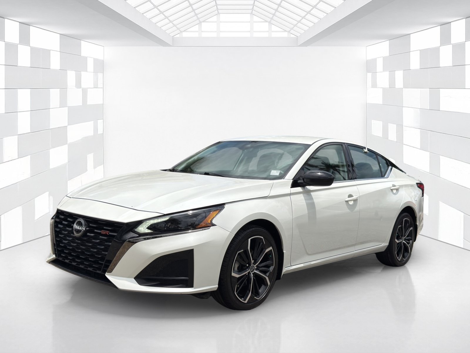 Certified 2024 Nissan Altima 2.5 SR AWD/4WD image 3