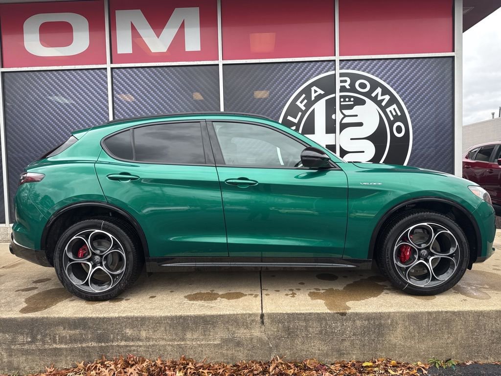 New 2025 Alfa Romeo Stelvio Sprint w/ Veloce Package image 2