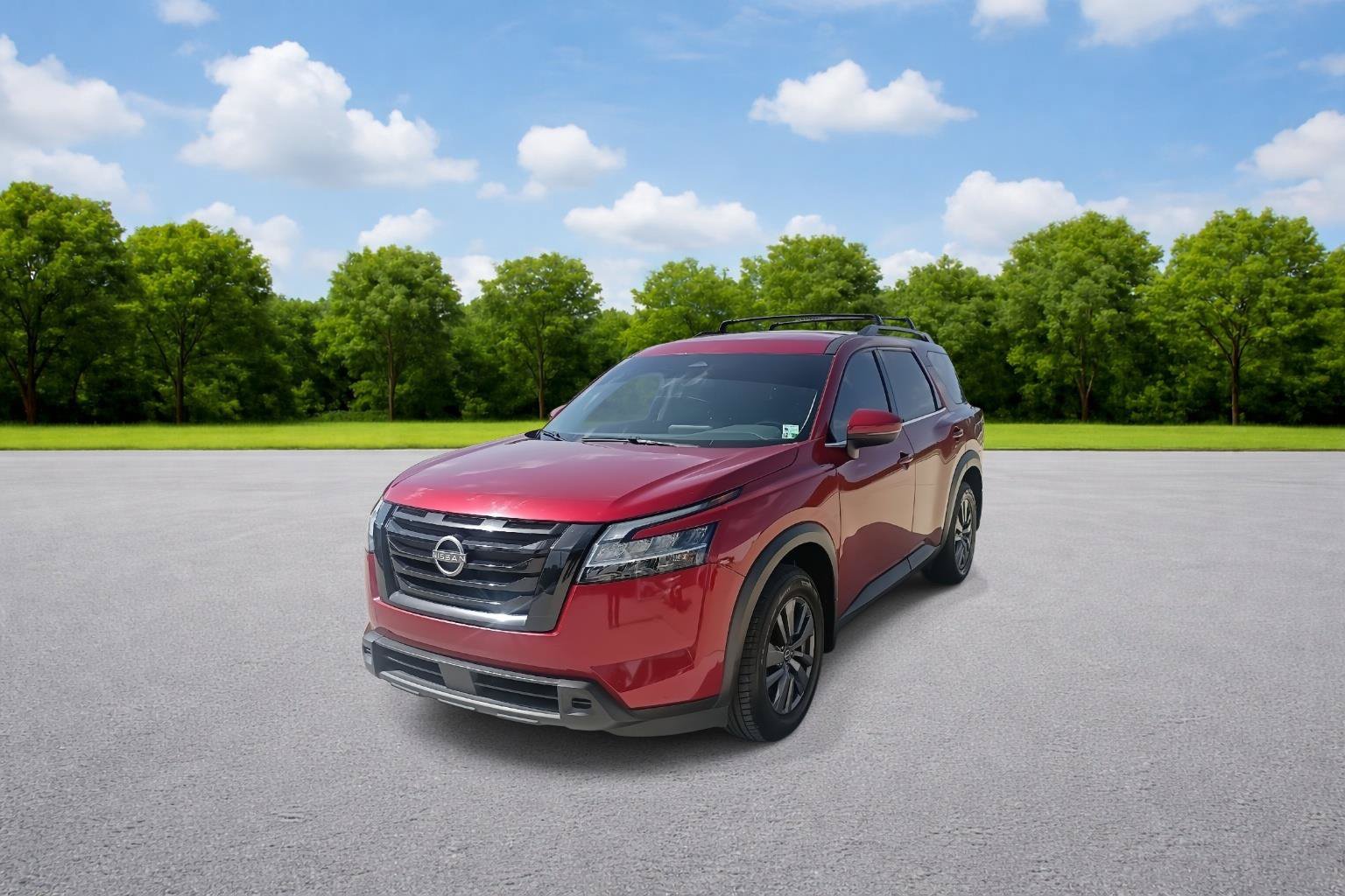 Used 2022 Nissan Pathfinder SV w/ SV Black Package FWD image 3