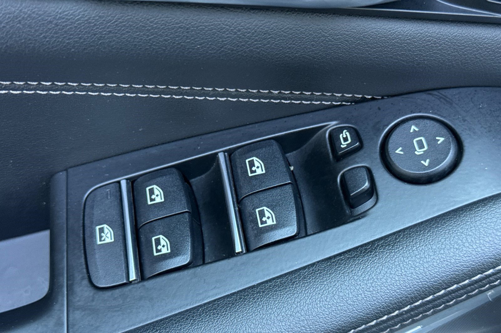 Certified 2023 BMW X5 xDrive45e w/ M Sport Package image 13