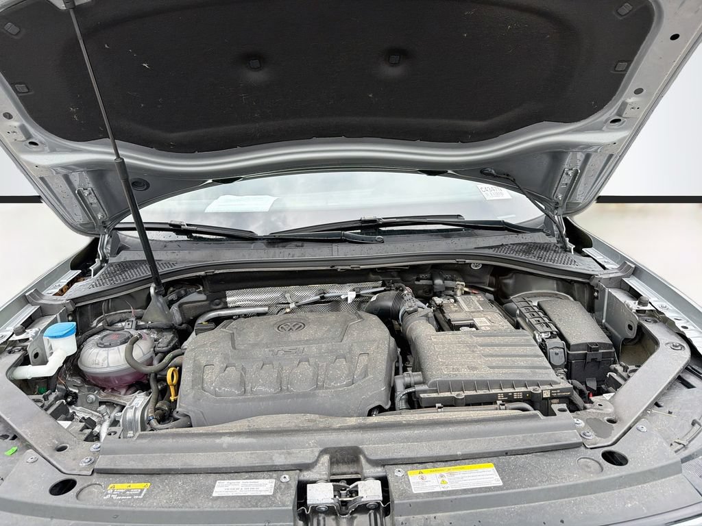 Used 2022 Volkswagen Tiguan SE R-Line FWD image 32