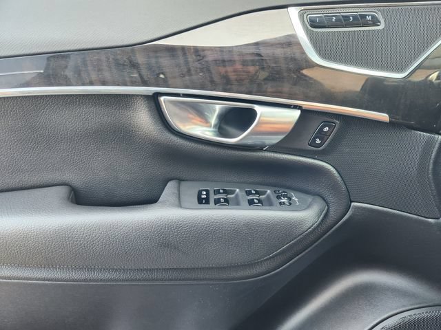 Used 2018 Volvo XC90 T5 Momentum FWD image 24