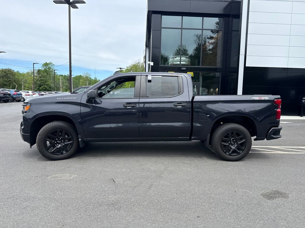 Used 2022 Chevrolet Silverado 1500 Custom AWD/4WD image 2