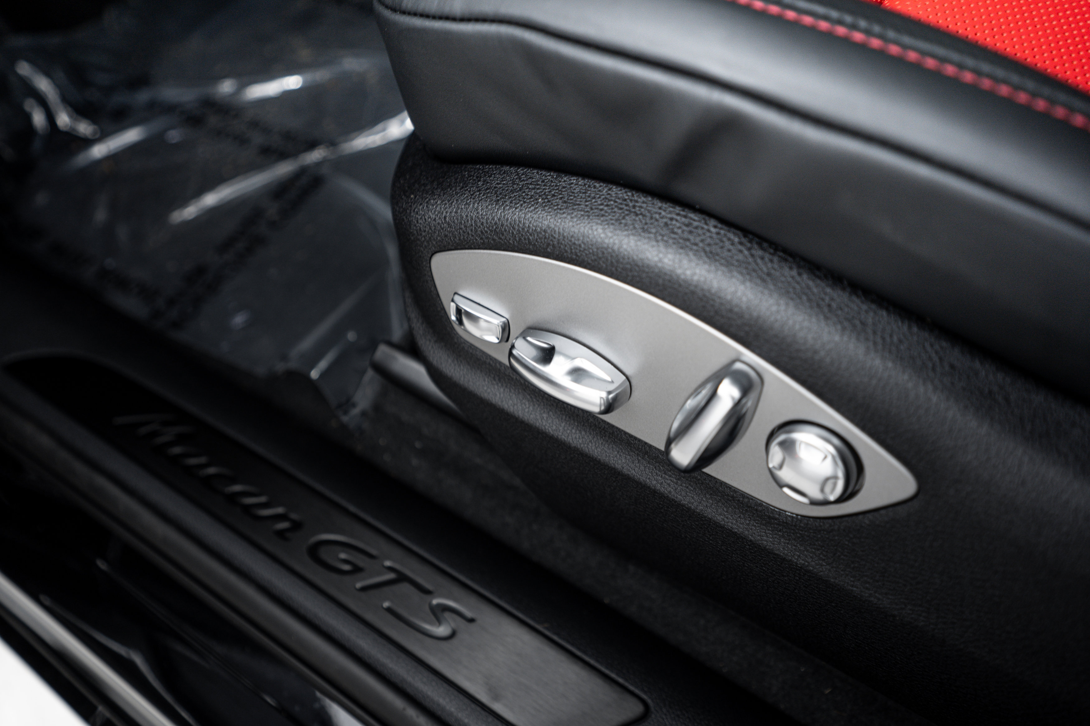 New 2026 Porsche Macan GTS image 20