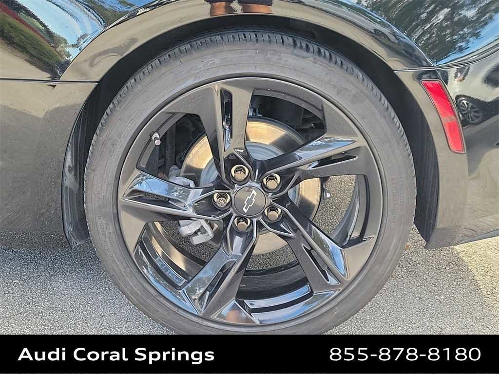 Used 2022 Chevrolet Camaro LT w/ Technology Package image 16