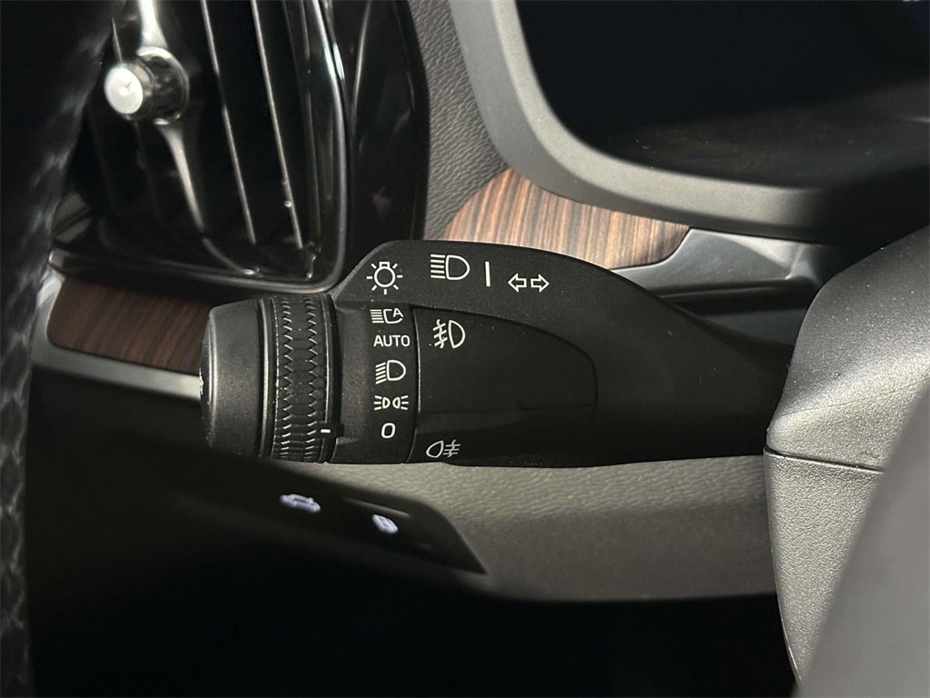 Used 2024 Volvo S60 T8 Plus image 25