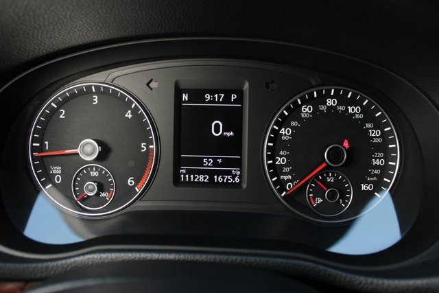 Used 2013 Volkswagen Passat TDI SEL Premium image 23