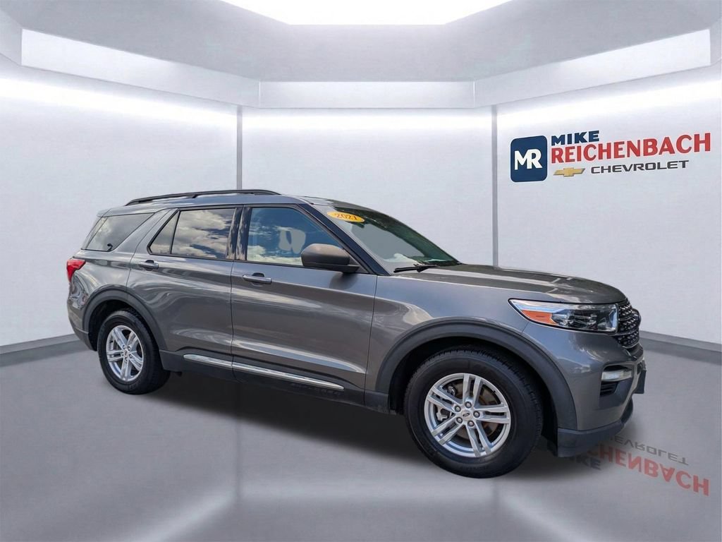 Used 2021 Ford Explorer XLT w/ Equipment Group 202A RWD image 2
