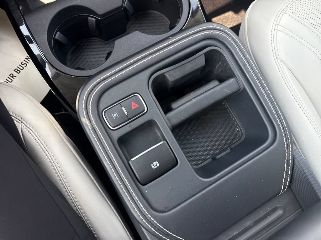 Used 2025 Ford Mustang Mach-E Premium AWD/4WD image 38
