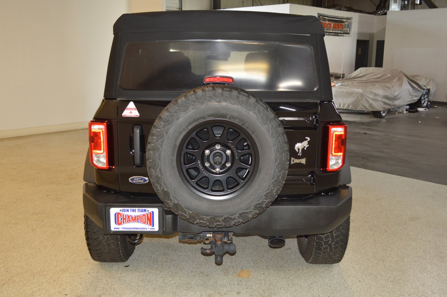 Used 2023 Ford Bronco 4-Door AWD/4WD image 4