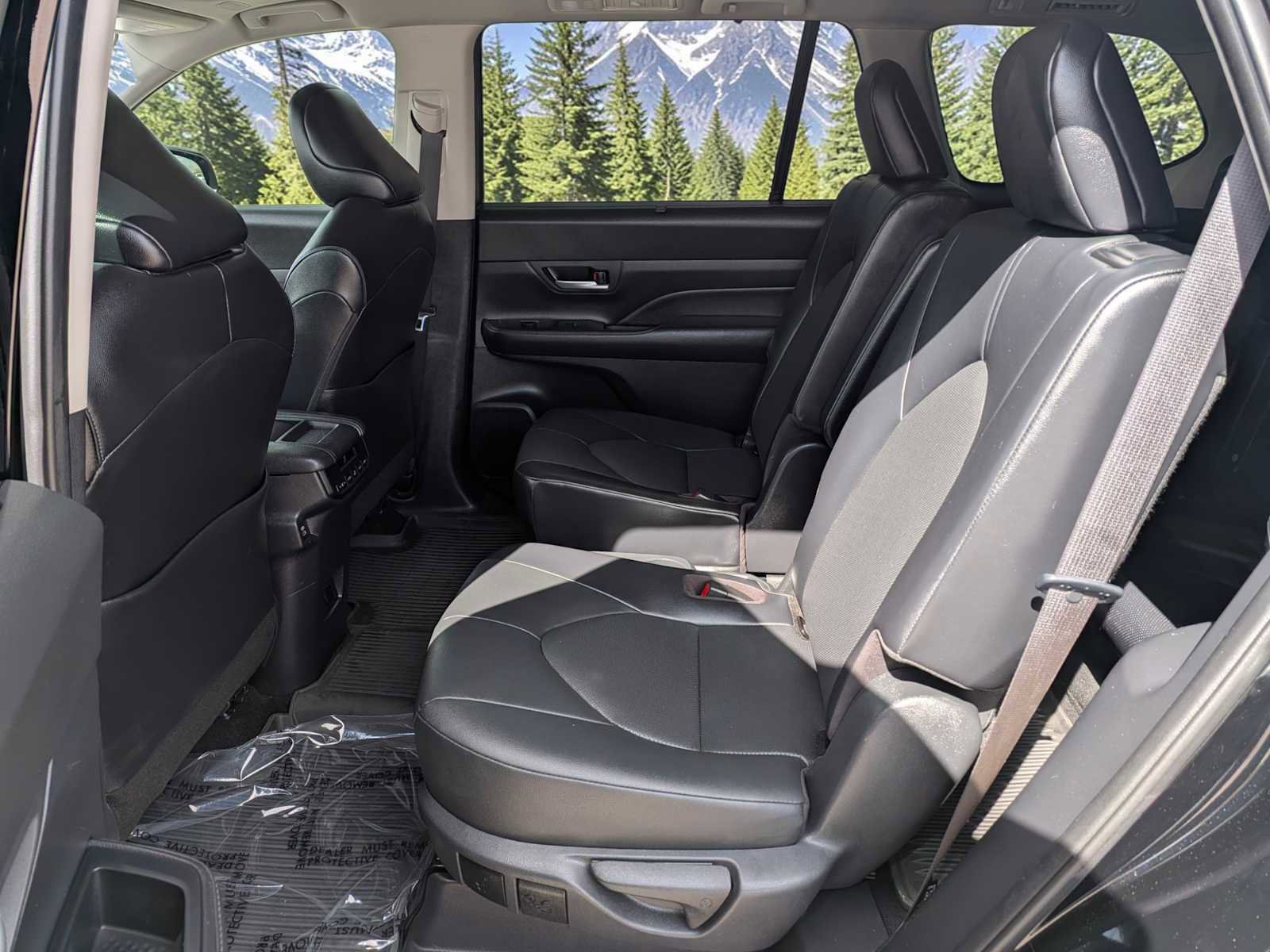 Used 2024 Toyota Grand Highlander AWD image 18