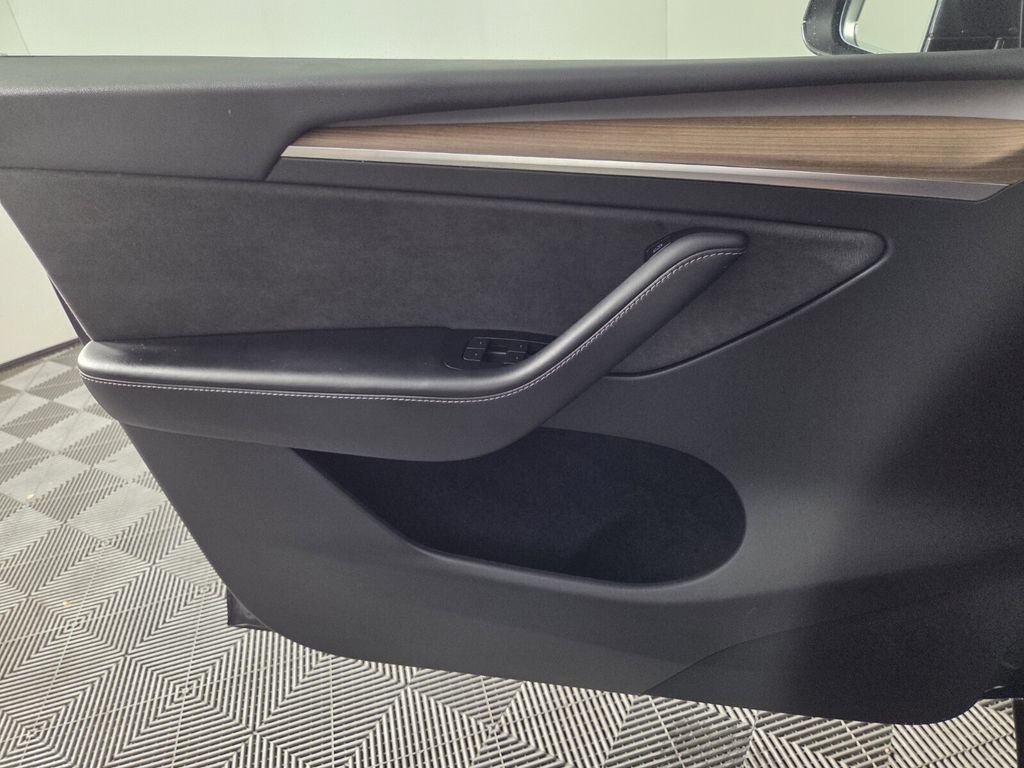 Used 2024 Tesla Model Y Performance AWD/4WD image 20