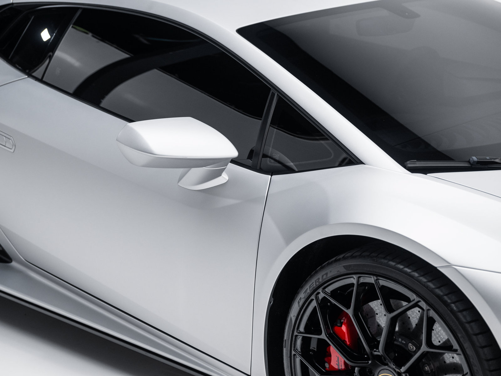 Used 2020 Lamborghini Huracan EVO AWD/4WD image 25